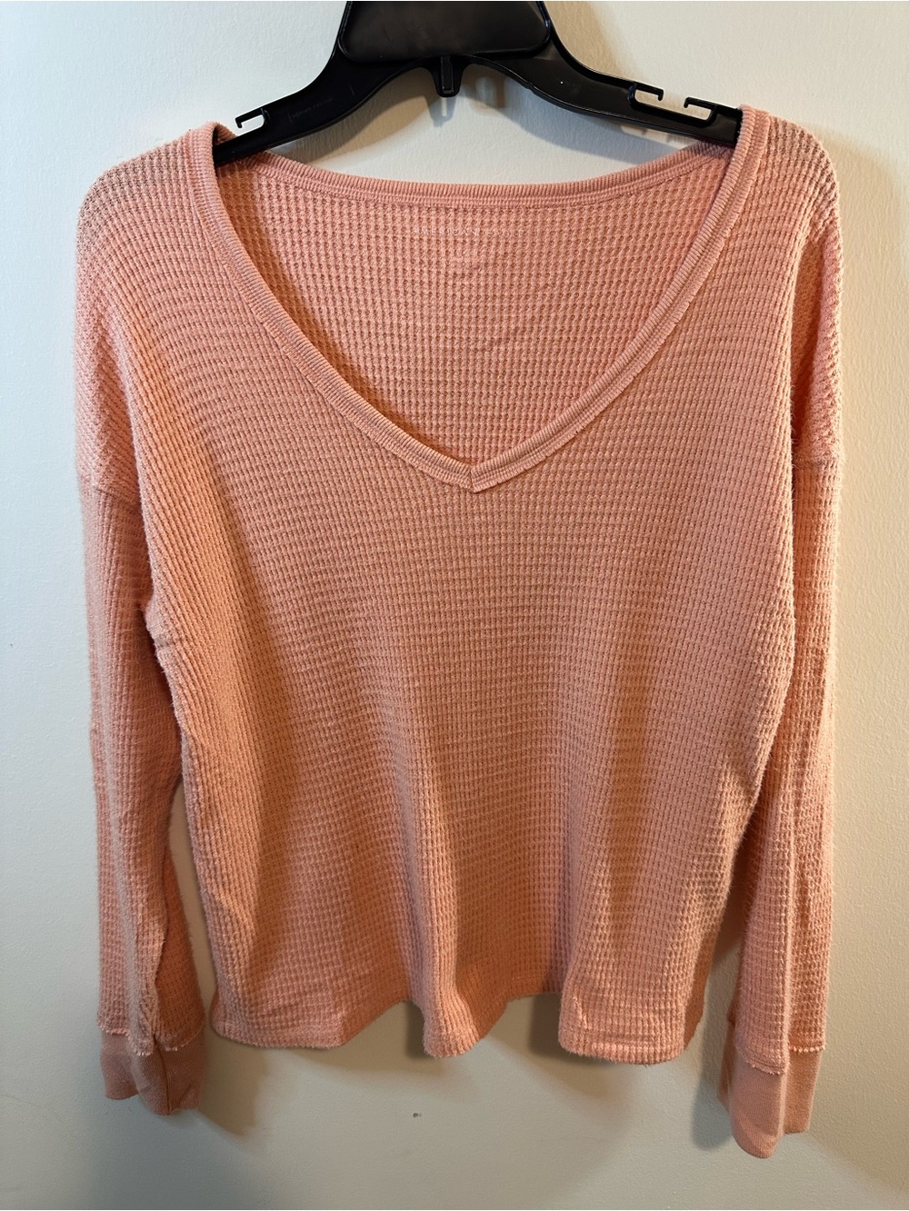 American Eagle Outfitters Peach-Pink Waffle V-Neck Thermal